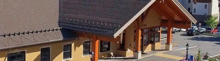 An overhead view of the main lobby entrance at Cascade Medical.